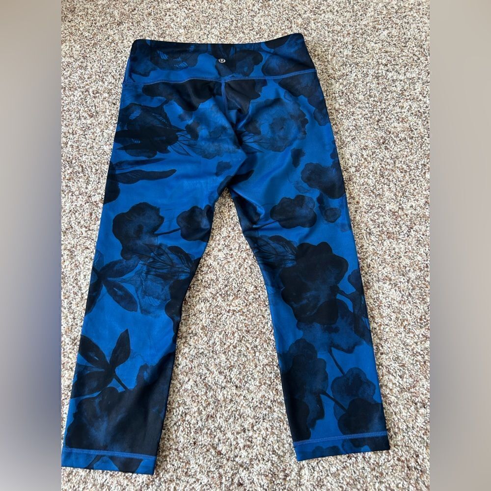 Lululemon Cropped Leggings - Picture 5 of 5